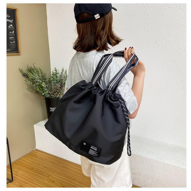 Small Dry Wet Separation Gym Bag - Image 2