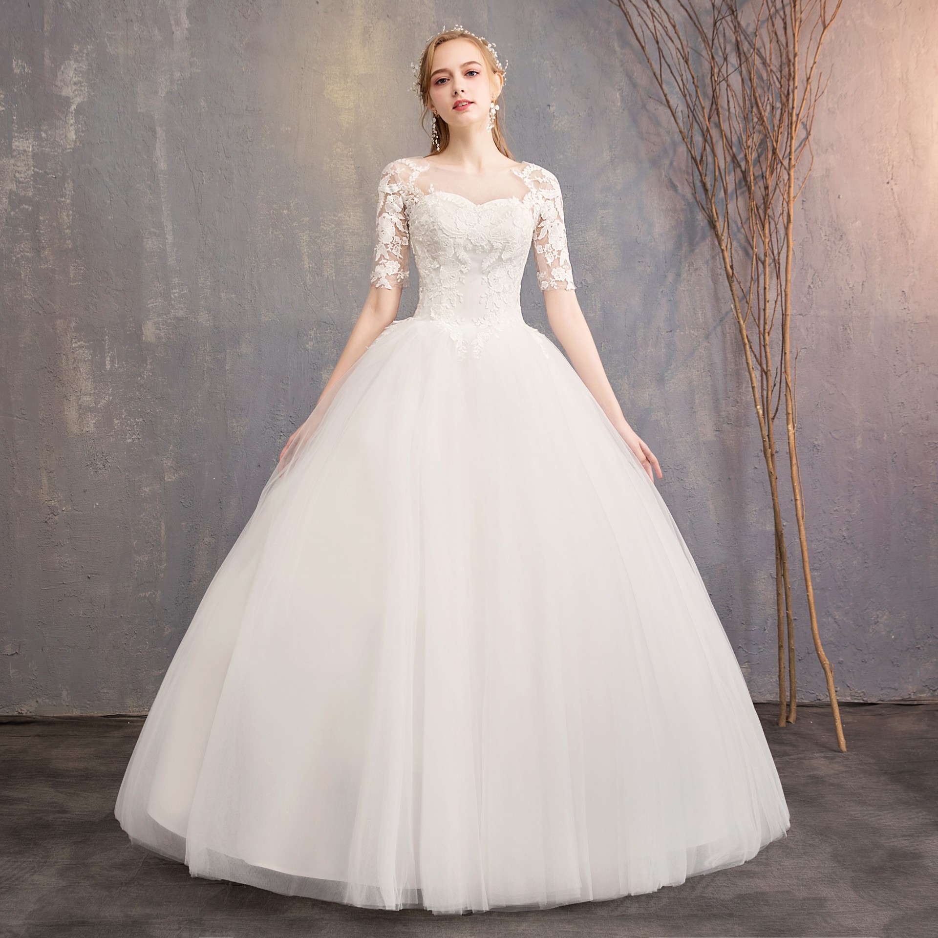Plus Size Lace Slim Fit Wedding Dress