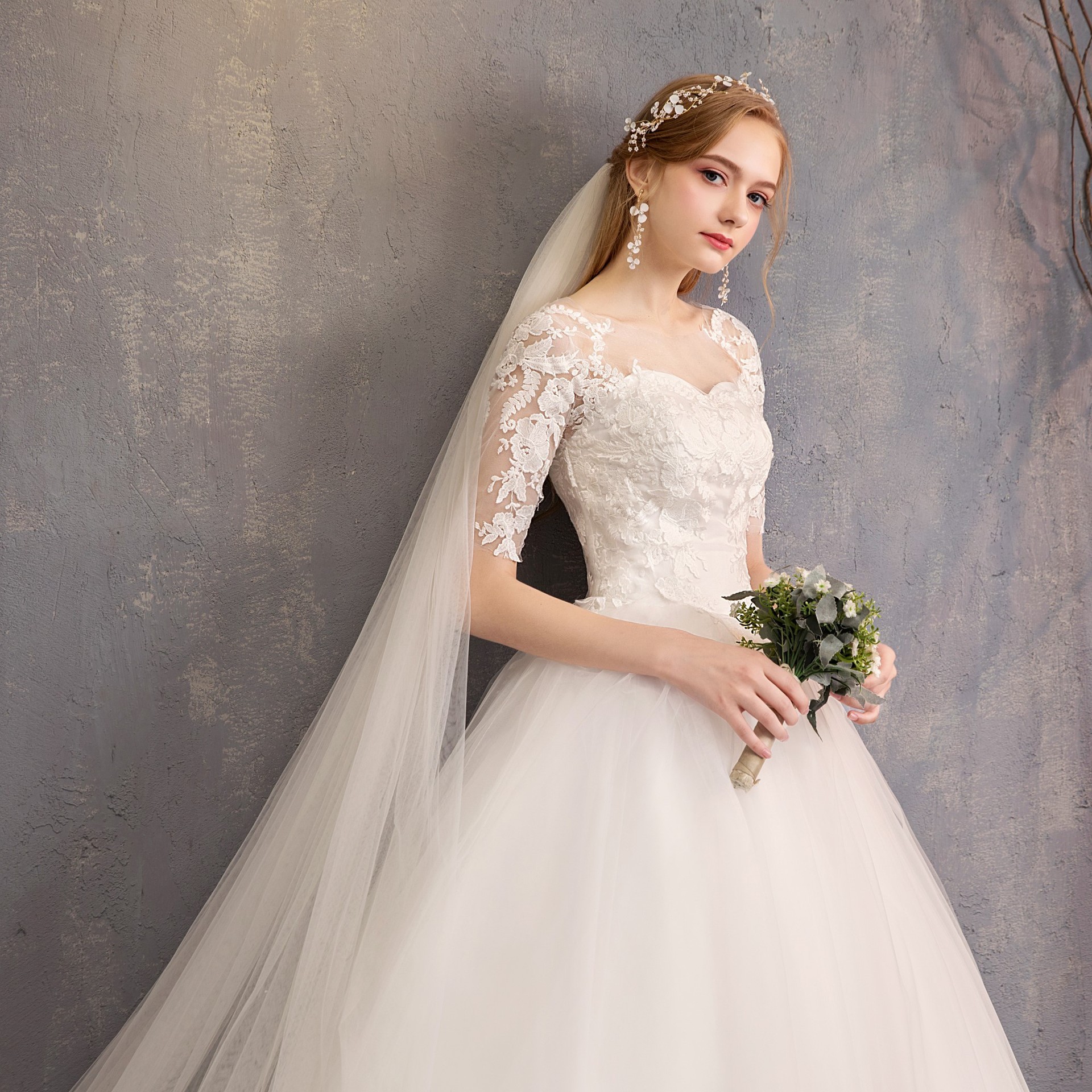 Plus Size Lace Slim Fit Wedding Dress - Image 3
