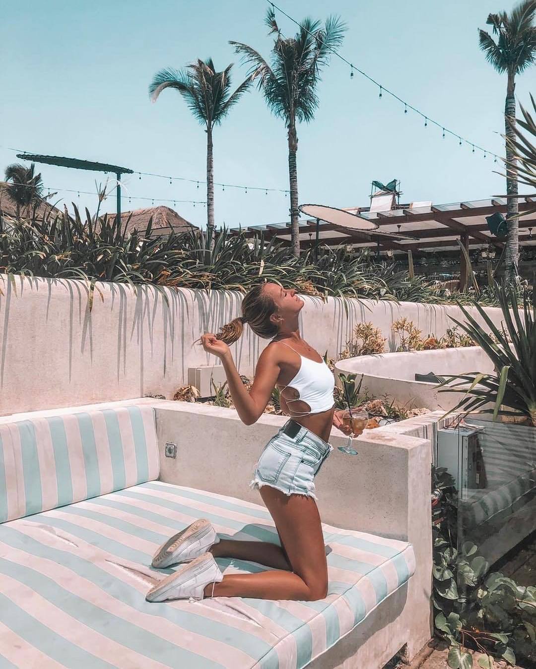 Backless Short-Sleeve T-Shirt - Image 3